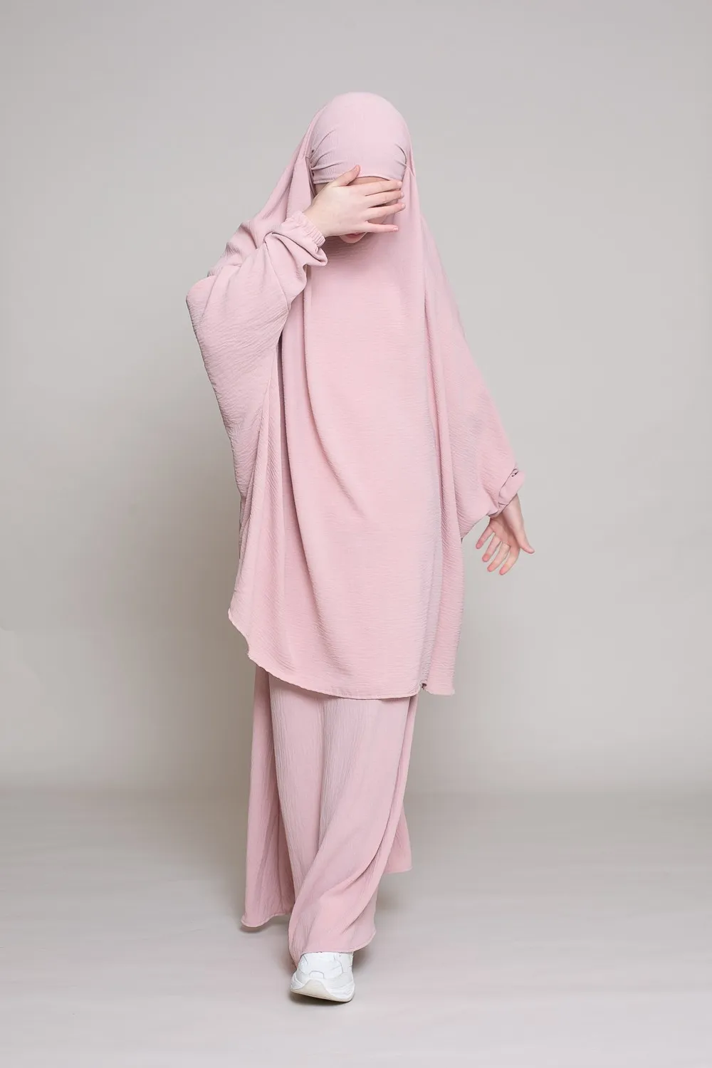 copy of Chica joven jilbab de jazz rosa