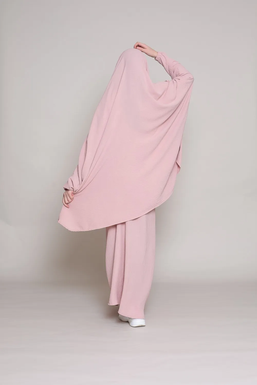 copy of Chica joven jilbab de jazz rosa