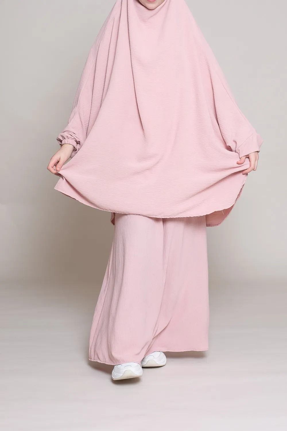 copy of Chica joven jilbab de jazz rosa