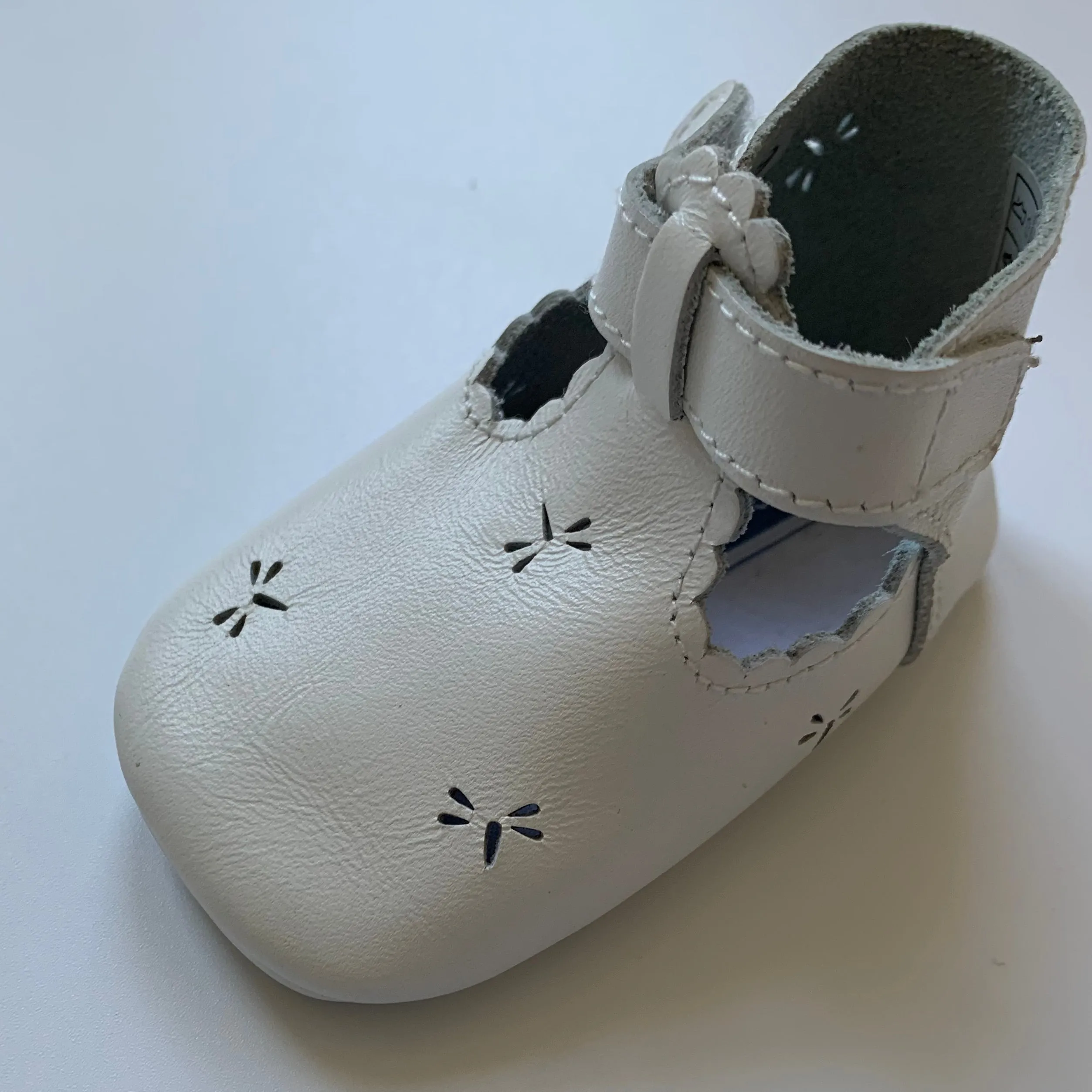 Jacadi White Leather Pram Shoes: Size 19 (Brand New)