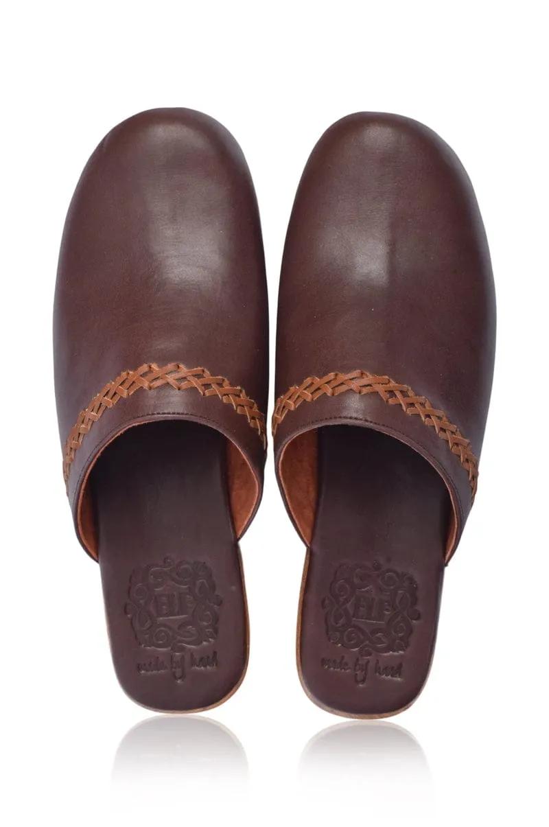 Malibu Leather Clogs in Dark Brown