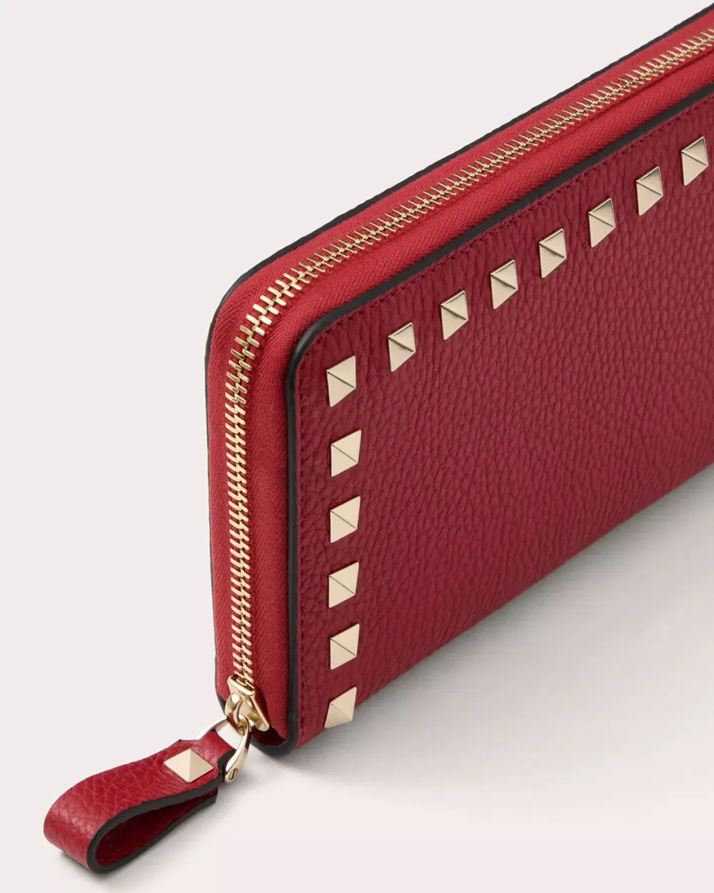 Rockstud Zip Around Wallet in Rosso