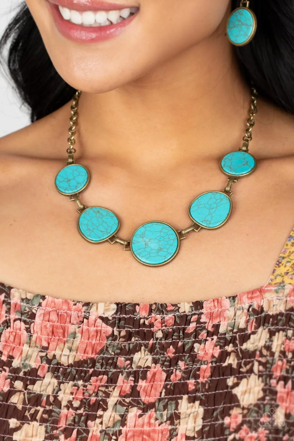 Santa Fe Flats - Brass ~ Paparazzi Necklace